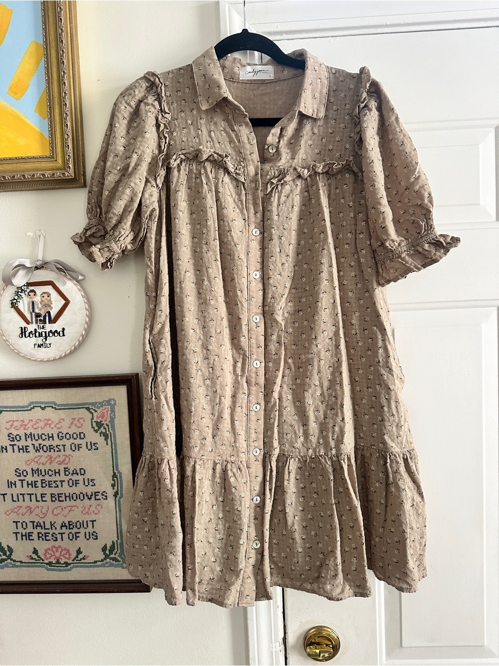Carly Jean LA Tan Floral Puff Sleeve Mini Dress sz S